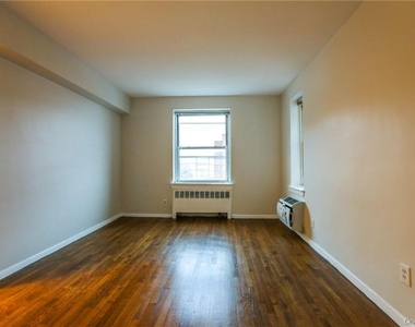 730 Pelham Road - Photo Thumbnail 9