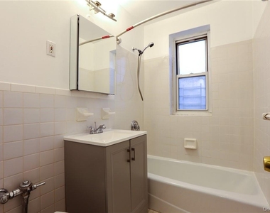 730 Pelham Road - Photo Thumbnail 12