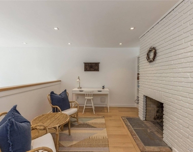 19 Woodland Way - Photo Thumbnail 14