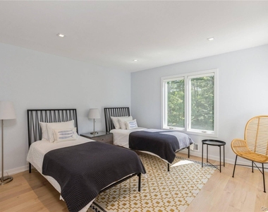 19 Woodland Way - Photo Thumbnail 15