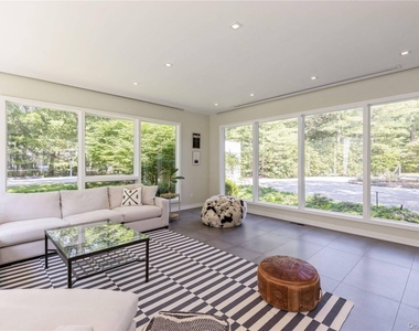 19 Woodland Way - Photo Thumbnail 7