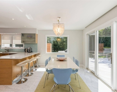 19 Woodland Way - Photo Thumbnail 12