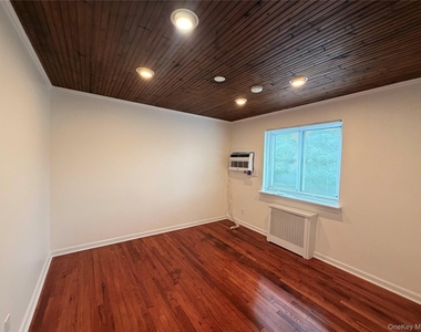 7231 Little Neck Parkway - Photo Thumbnail 7