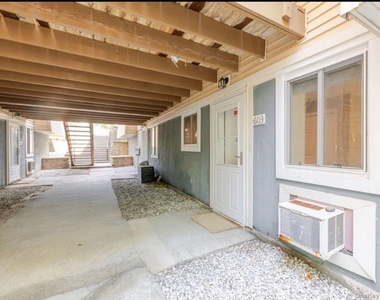 603 Fox Run Lane - Photo Thumbnail 3
