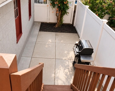 7822 81st Street - Photo Thumbnail 11