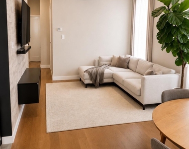 7822 81st Street - Photo Thumbnail 7