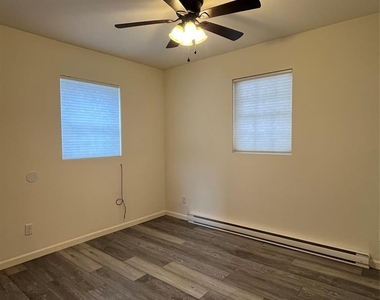 73 Webster Ave - Photo Thumbnail 4