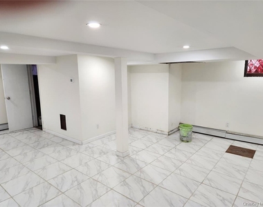21 Nassau Place - Photo Thumbnail 14