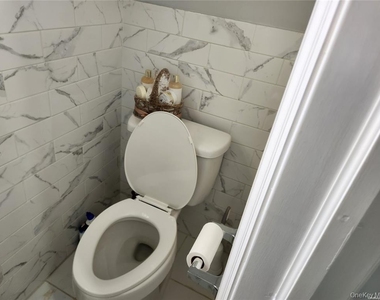 21 Nassau Place - Photo Thumbnail 11