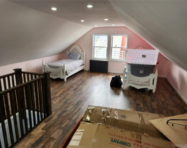 21 Nassau Place - Photo Thumbnail 25