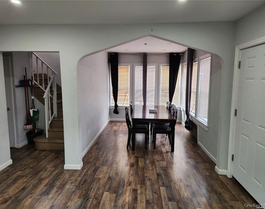 21 Nassau Place - Photo Thumbnail 6