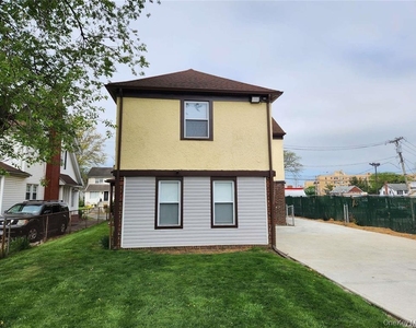 21 Nassau Place - Photo Thumbnail 4