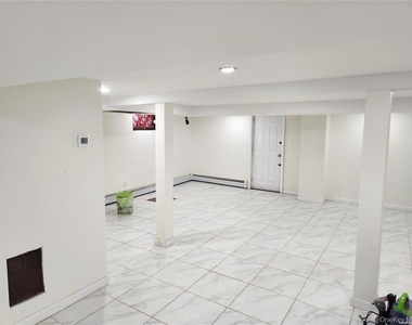 21 Nassau Place - Photo Thumbnail 12