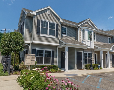 21 Robert Court Street - Photo Thumbnail 16