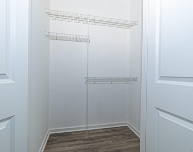 21 Robert Court Street - Photo Thumbnail 14