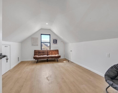 1568 Madison Street - Photo Thumbnail 12