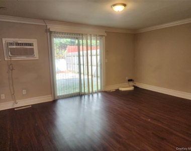 12 Roosevelt Drive - Photo Thumbnail 7