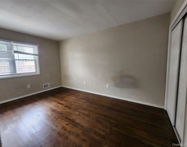 12 Roosevelt Drive - Photo Thumbnail 27