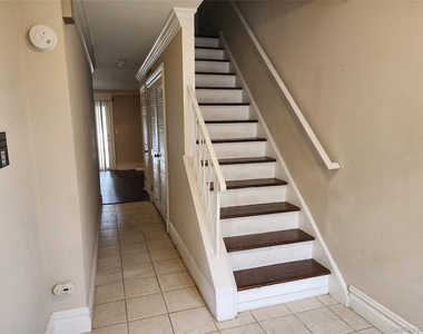 12 Roosevelt Drive - Photo Thumbnail 13