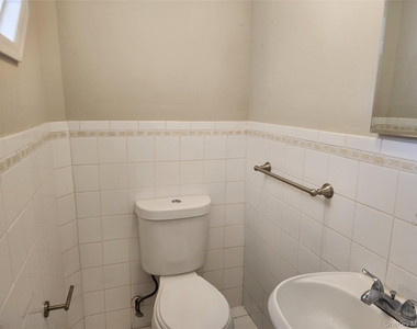 12 Roosevelt Drive - Photo Thumbnail 15