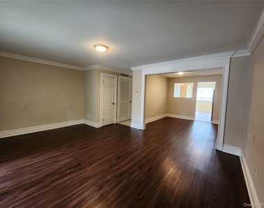 12 Roosevelt Drive - Photo Thumbnail 9
