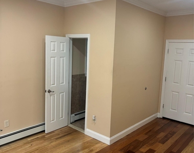 75 Carleton Avenue - Photo Thumbnail 20
