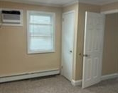 75 Carleton Avenue - Photo Thumbnail 12