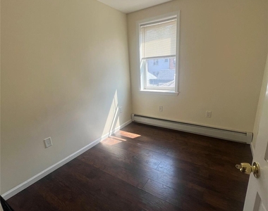 8269 166th Street - Photo Thumbnail 5
