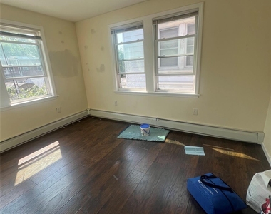 8269 166th Street - Photo Thumbnail 6