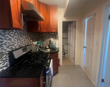 8269 166th Street - Photo Thumbnail 7