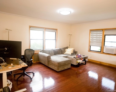 20920 42nd Avenue - Photo Thumbnail 3
