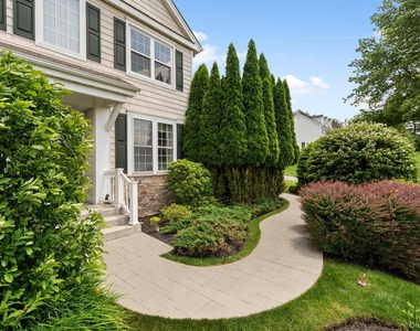 1 Pinehurst Circle - Photo Thumbnail 5