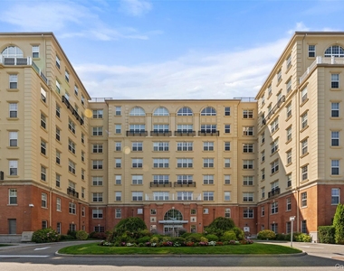 10 Byron Place - Photo Thumbnail 20