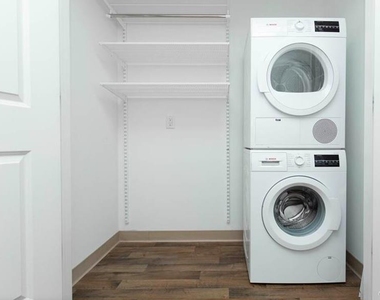 10 Byron Place - Photo Thumbnail 9