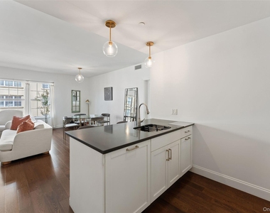10 Byron Place - Photo Thumbnail 4