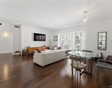 10 Byron Place - Photo Thumbnail 1