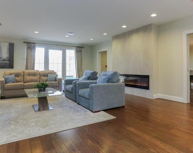 10 Byron Place - Photo Thumbnail 17