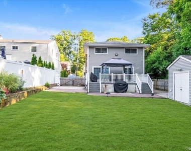 49 Neulist Avenue - Photo Thumbnail 14