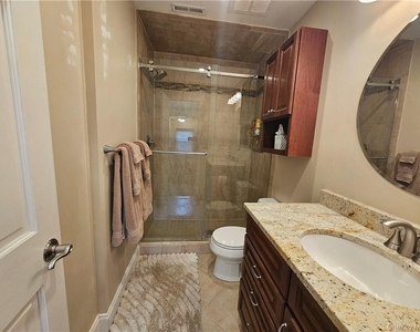 1 Kensington Court - Photo Thumbnail 16