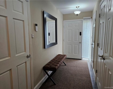 1 Kensington Court - Photo Thumbnail 3