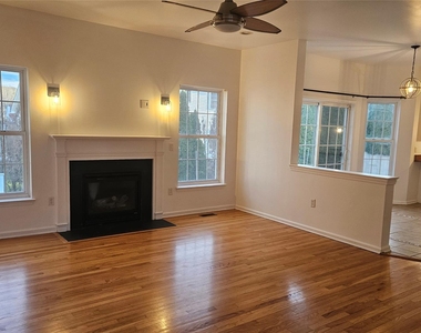 2719 Colonial Drive - Photo Thumbnail 8