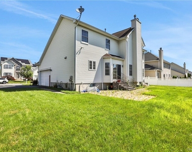 2719 Colonial Drive - Photo Thumbnail 2