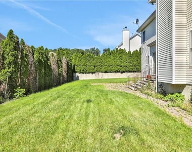 2719 Colonial Drive - Photo Thumbnail 3