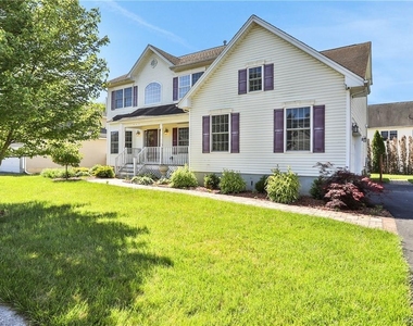 2719 Colonial Drive - Photo Thumbnail 1