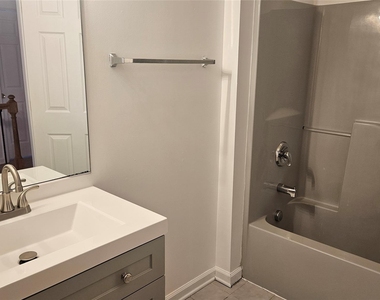 2719 Colonial Drive - Photo Thumbnail 20