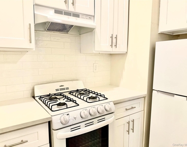 88 Lincoln Avenue - Photo Thumbnail 1