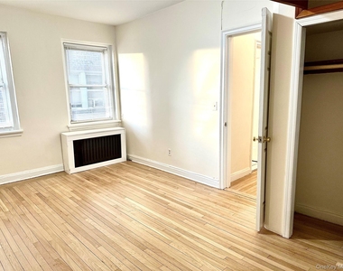 88 Lincoln Avenue - Photo Thumbnail 7