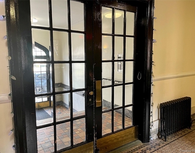 88 Lincoln Avenue - Photo Thumbnail 16