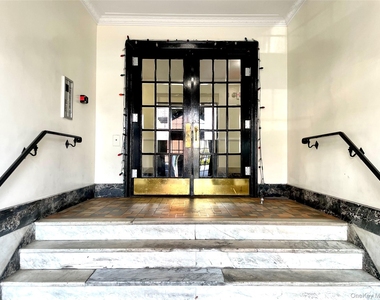 88 Lincoln Avenue - Photo Thumbnail 17