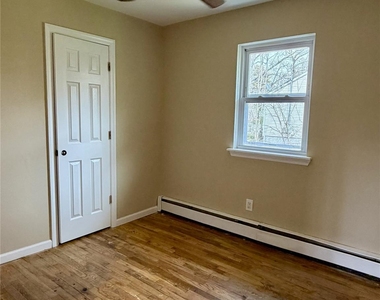 14 Mastic Boulevard - Photo Thumbnail 6